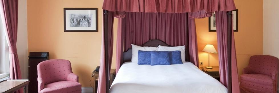 King'S Head Hotel By Greene King Inns ウィンボーン・ミンスター エクステリア 写真
