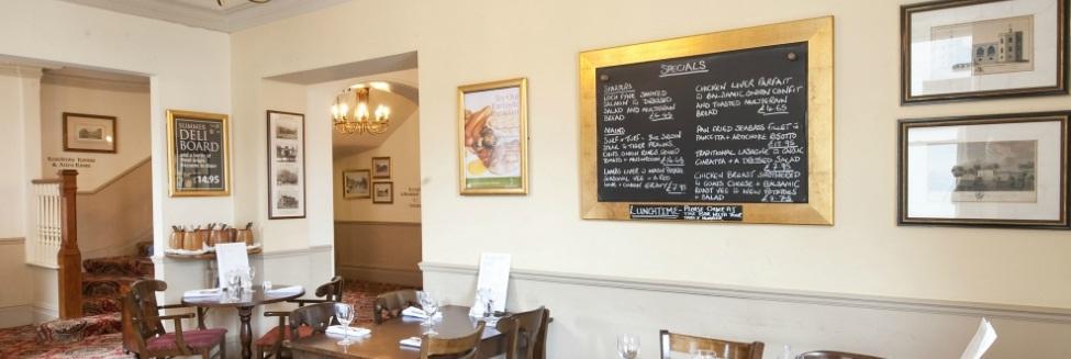 King'S Head Hotel By Greene King Inns ウィンボーン・ミンスター エクステリア 写真