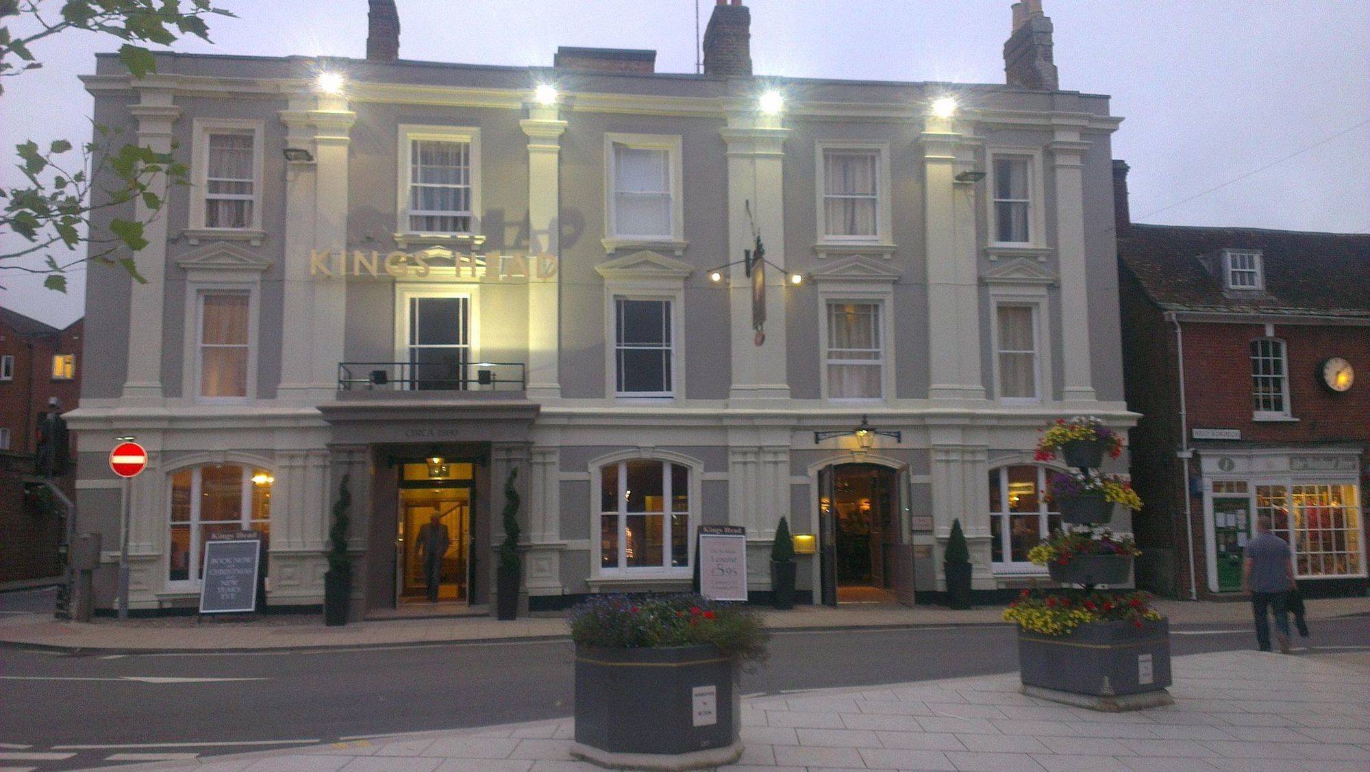 King'S Head Hotel By Greene King Inns ウィンボーン・ミンスター エクステリア 写真