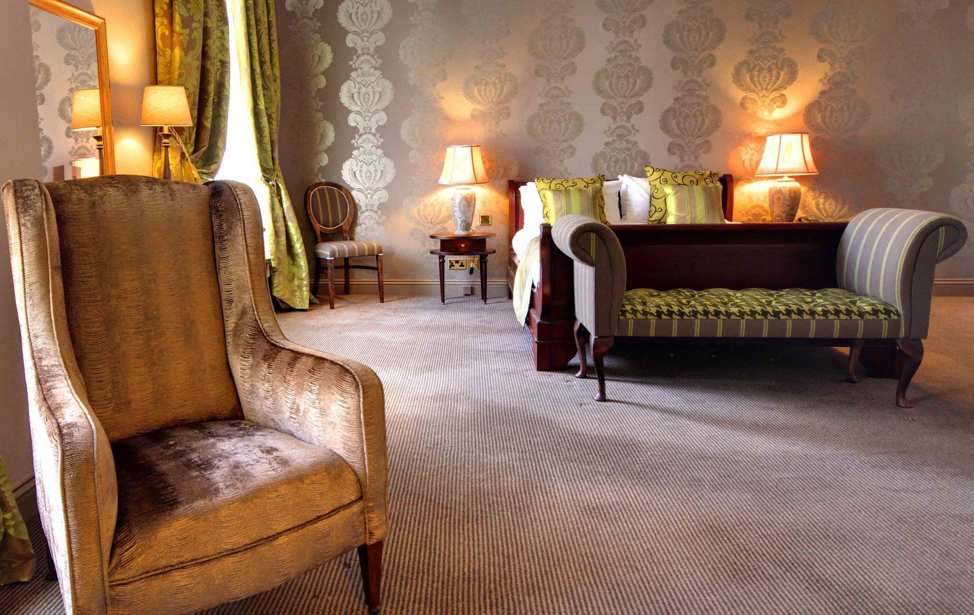 King'S Head Hotel By Greene King Inns ウィンボーン・ミンスター エクステリア 写真