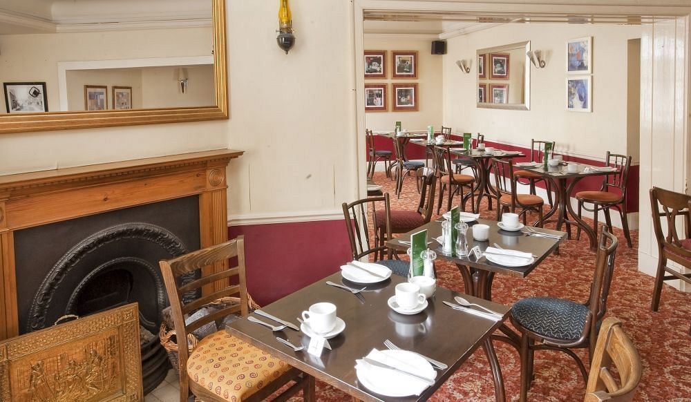 King'S Head Hotel By Greene King Inns ウィンボーン・ミンスター エクステリア 写真