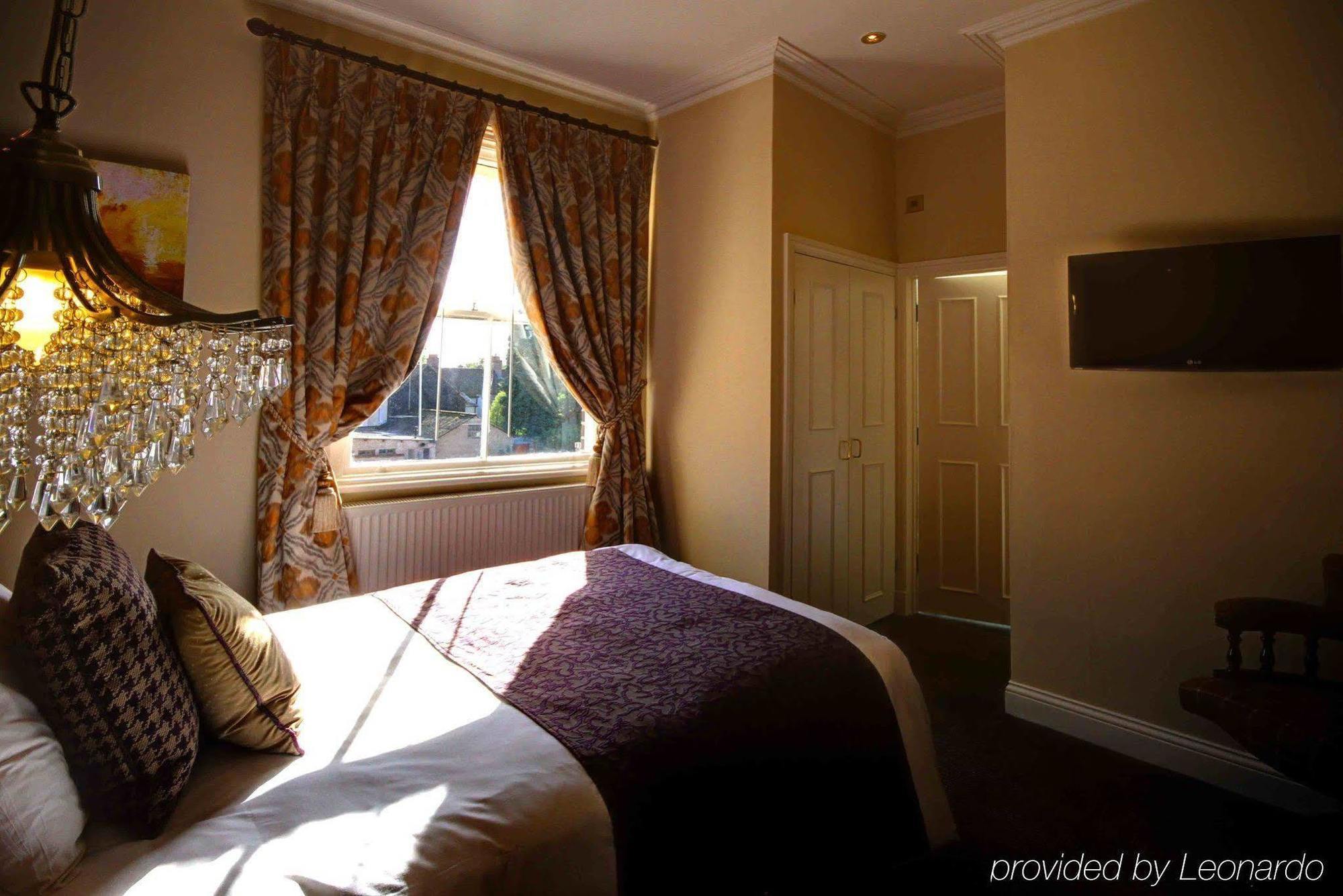 King'S Head Hotel By Greene King Inns ウィンボーン・ミンスター エクステリア 写真