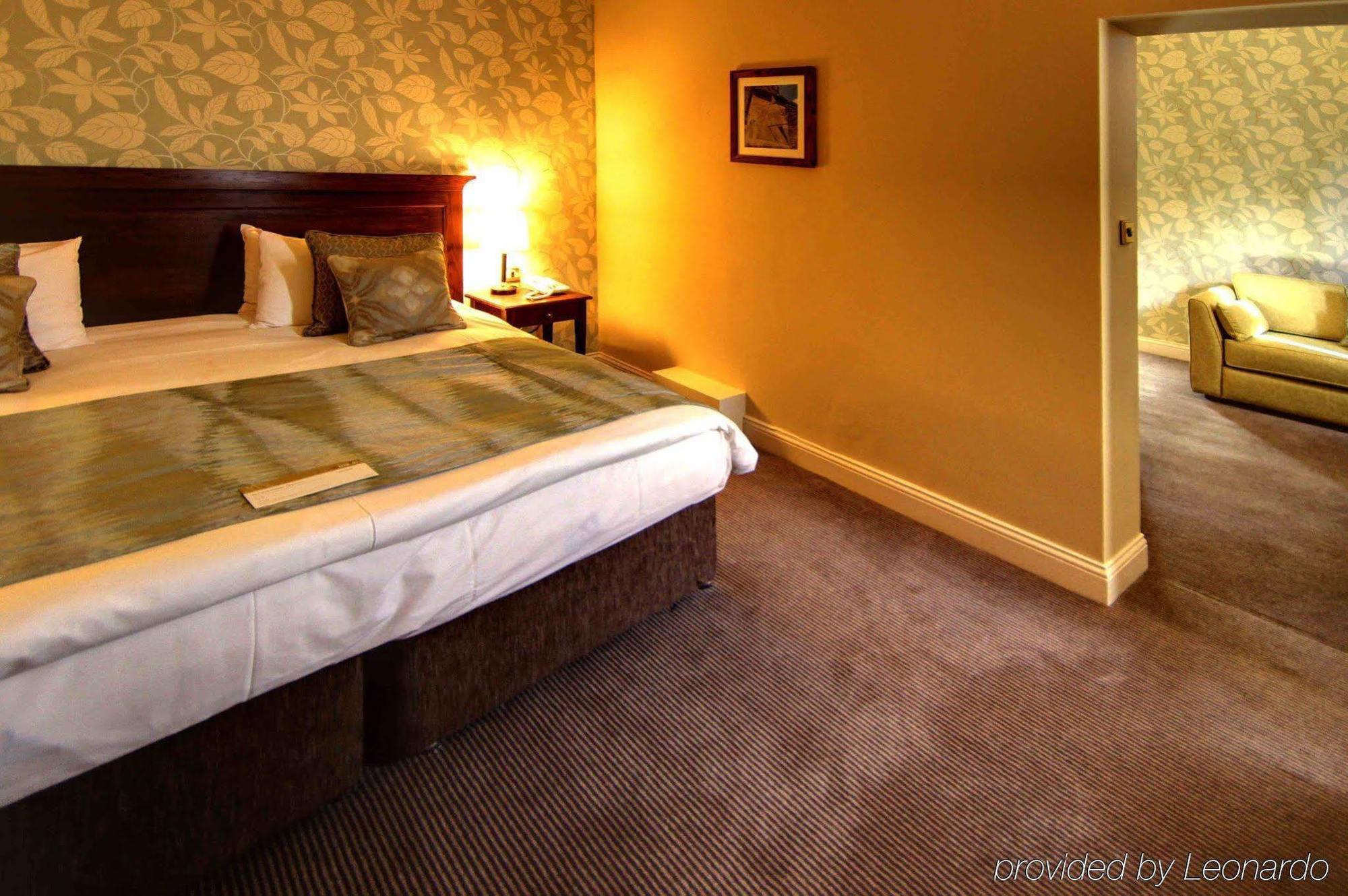 King'S Head Hotel By Greene King Inns ウィンボーン・ミンスター エクステリア 写真
