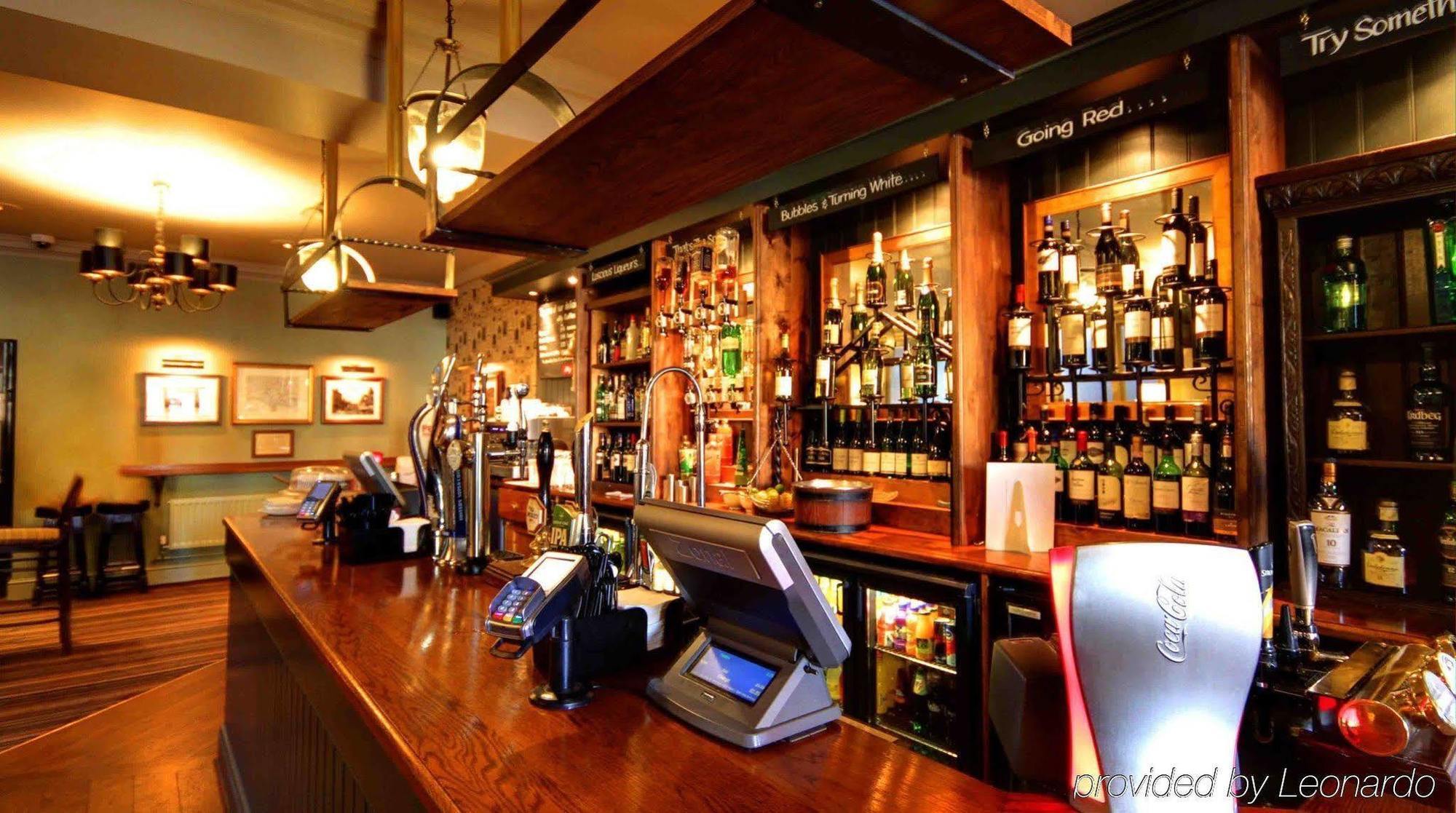 King'S Head Hotel By Greene King Inns ウィンボーン・ミンスター エクステリア 写真