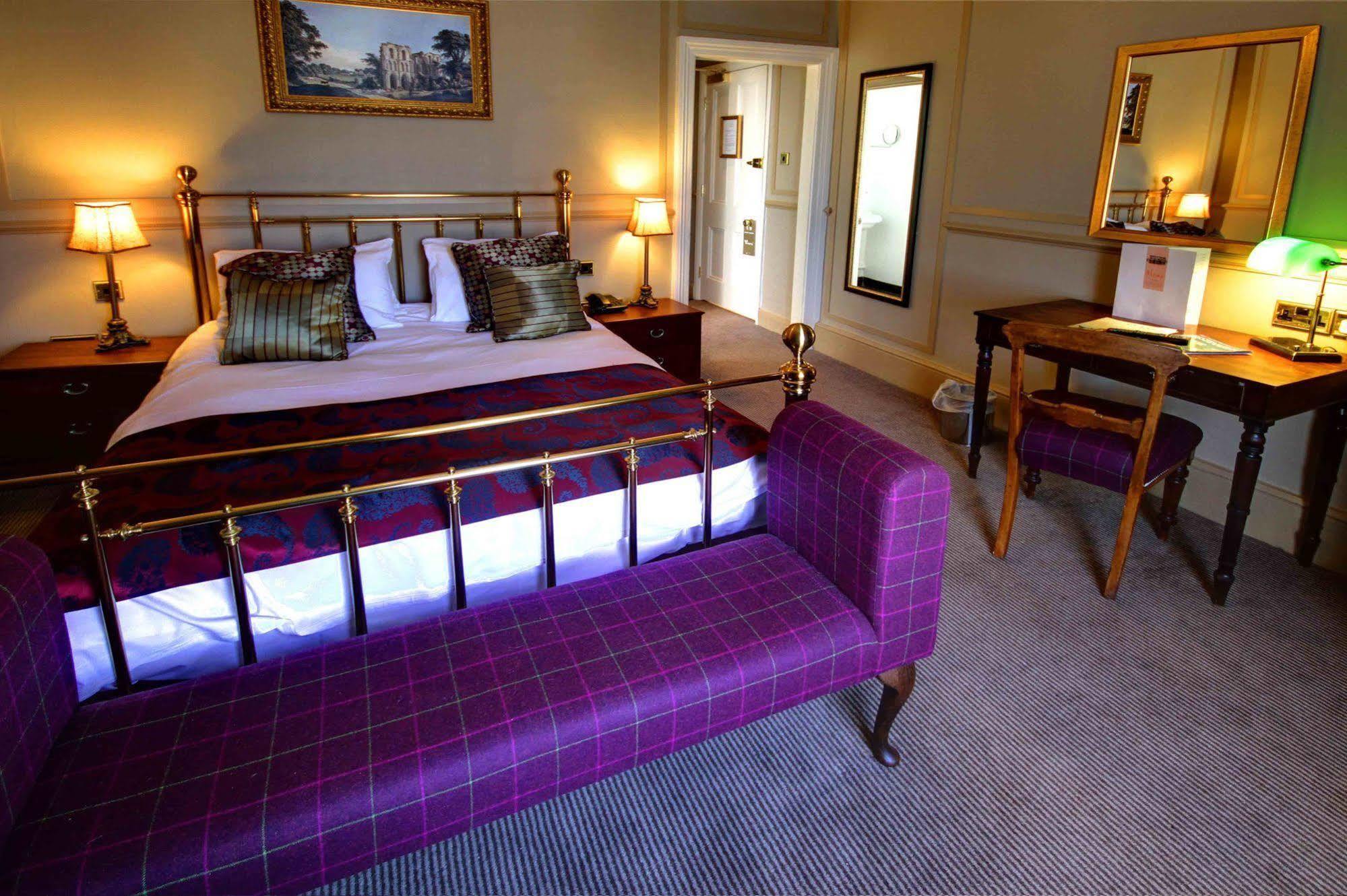 King'S Head Hotel By Greene King Inns ウィンボーン・ミンスター エクステリア 写真