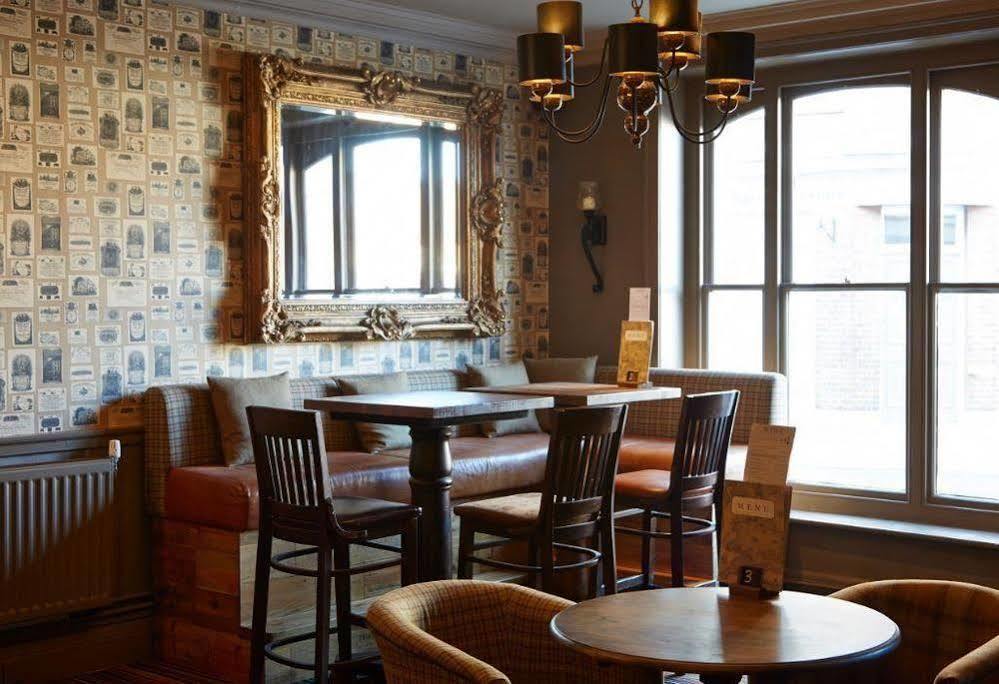 King'S Head Hotel By Greene King Inns ウィンボーン・ミンスター エクステリア 写真