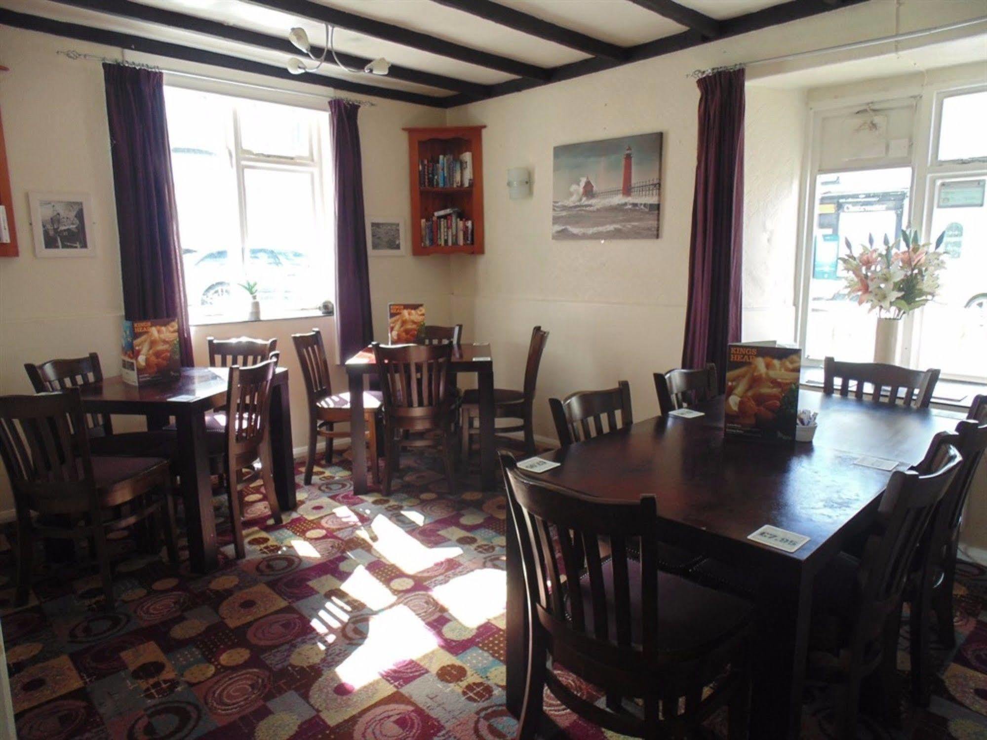 King'S Head Hotel By Greene King Inns ウィンボーン・ミンスター エクステリア 写真
