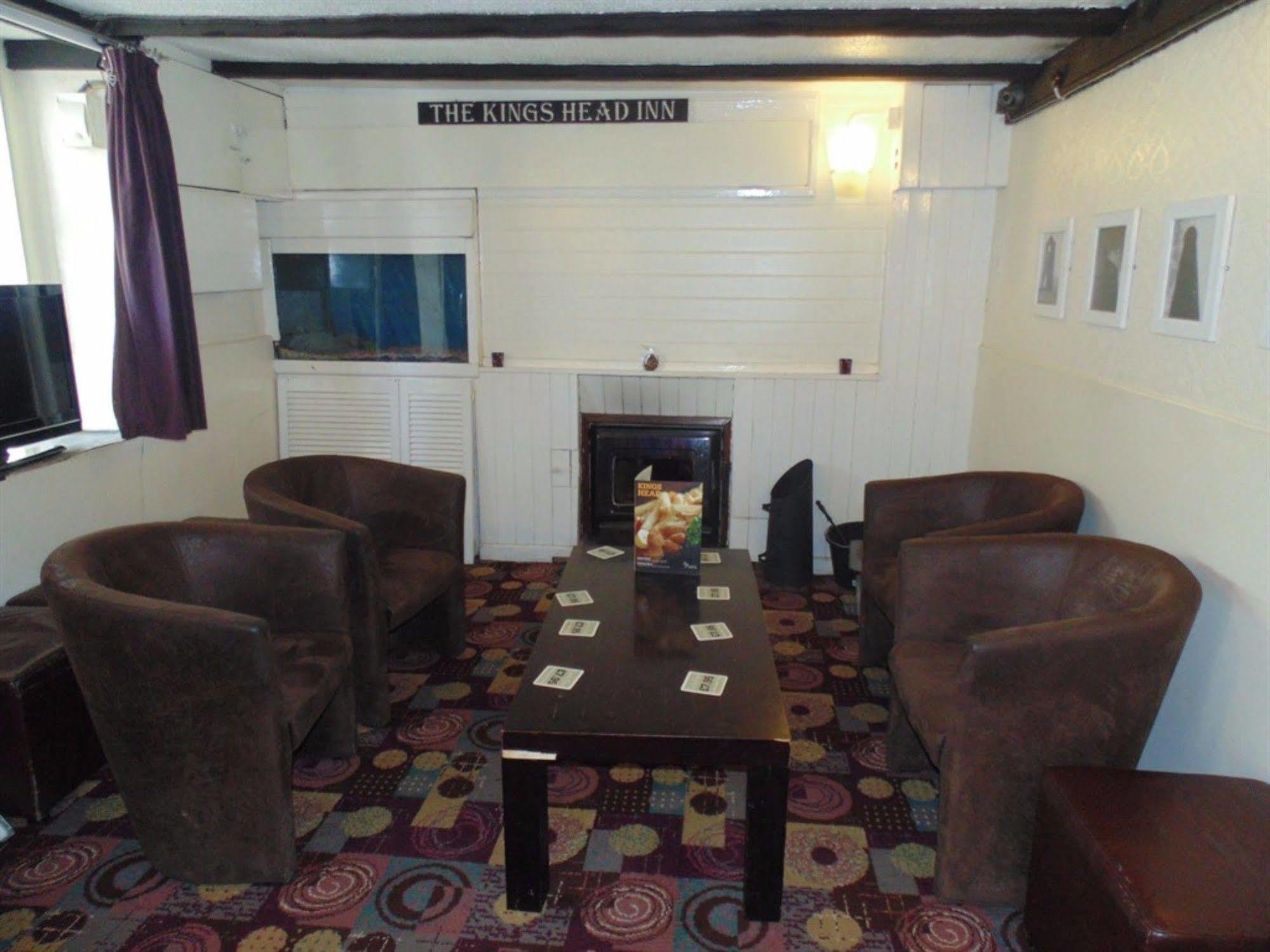 King'S Head Hotel By Greene King Inns ウィンボーン・ミンスター エクステリア 写真