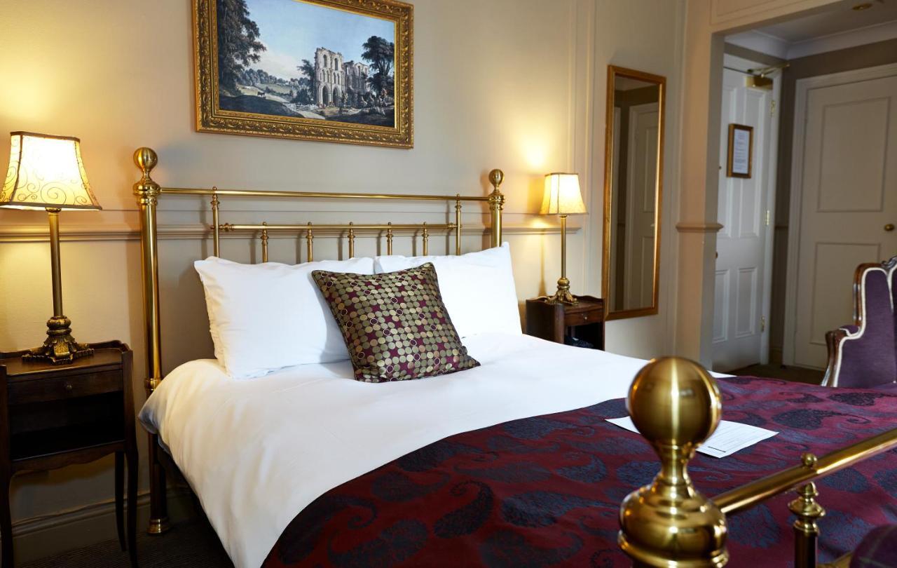 King'S Head Hotel By Greene King Inns ウィンボーン・ミンスター エクステリア 写真